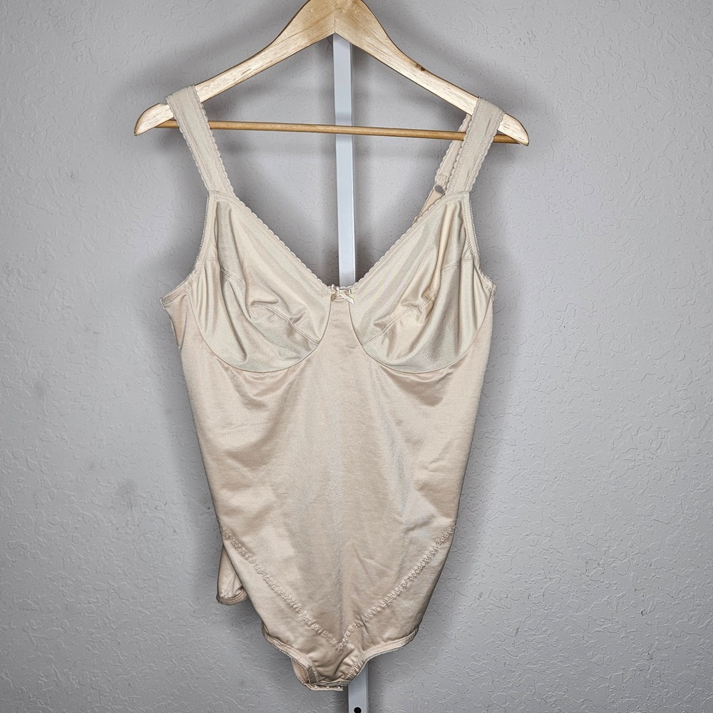 Cabernet Nude Shapewear Bodysuit 42C Underwire Control Teddy Beige Plus